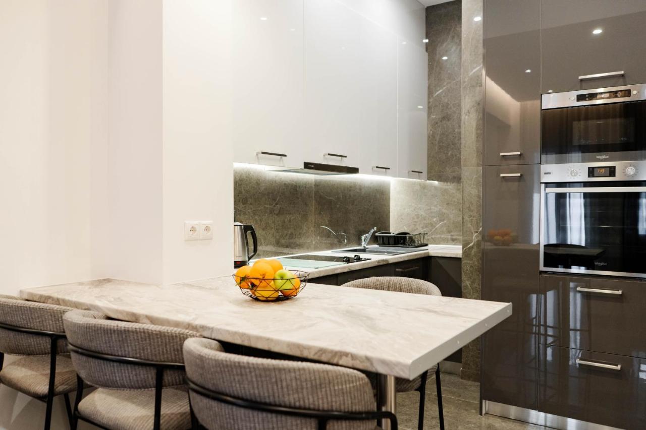 Larissa Railway &Metro Station Apartment Atena Exterior foto
