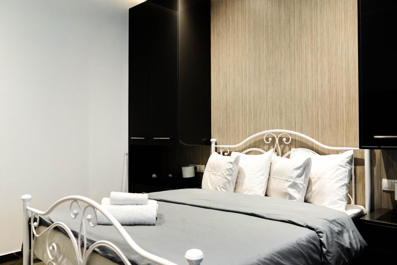 Larissa Railway &Metro Station Apartment Atena Exterior foto